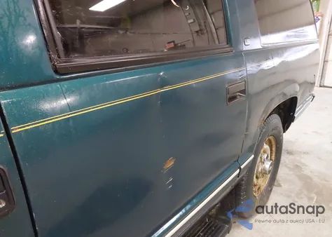 1997 Chevrolet Suburban 1500 from USA, damaged, VIN 1GNFK16R5VJ439638